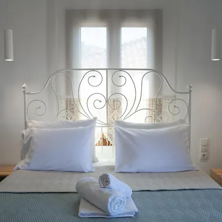 Lenaki House *