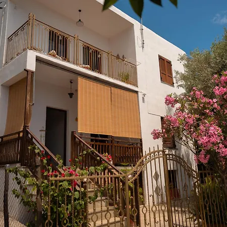 Lenaki House *